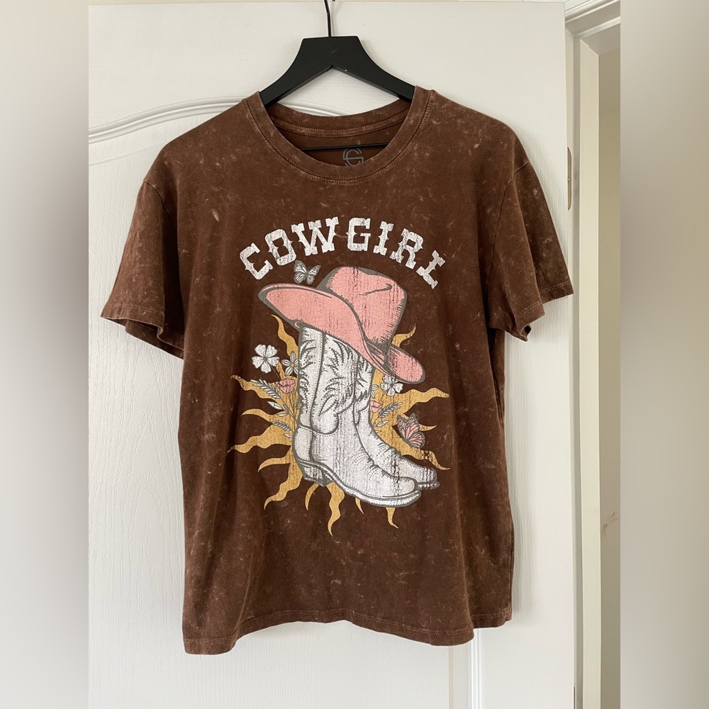 NWT - Social Culture - Brown Cowgirl Graphic Tee - Size Small